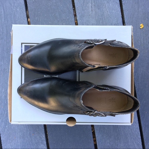 FRYE Ray Belted Booties - real leather ankle boots - Picture 6 of 8